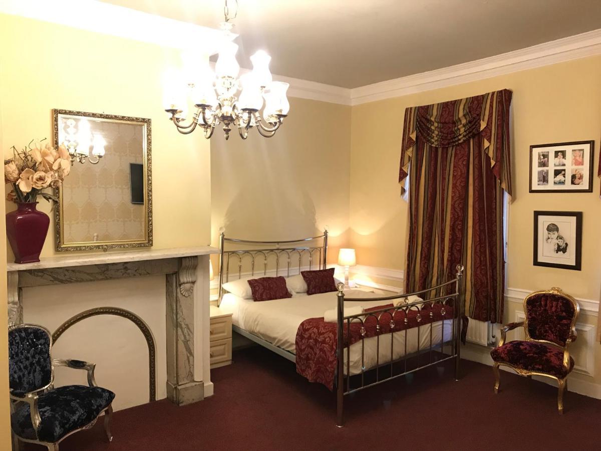 Deluxe Family Room,1021593655:JPEG