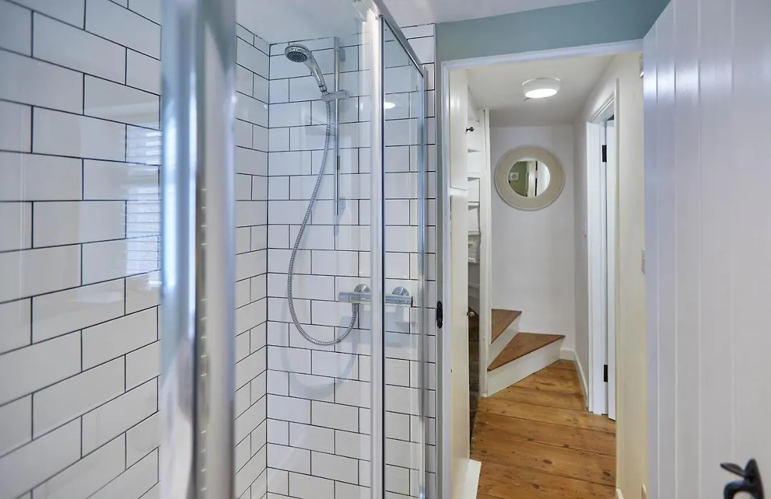 Host & Stay - Dolphin Cottage 1736-1