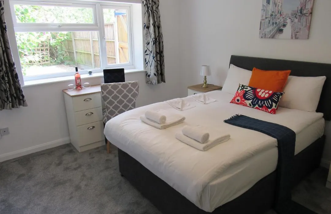 The Cambridge Suites - Tas Accommodations-1