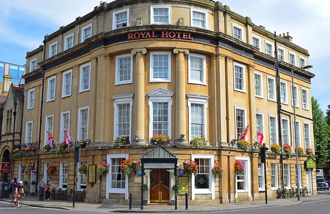 Royal Hotel-1