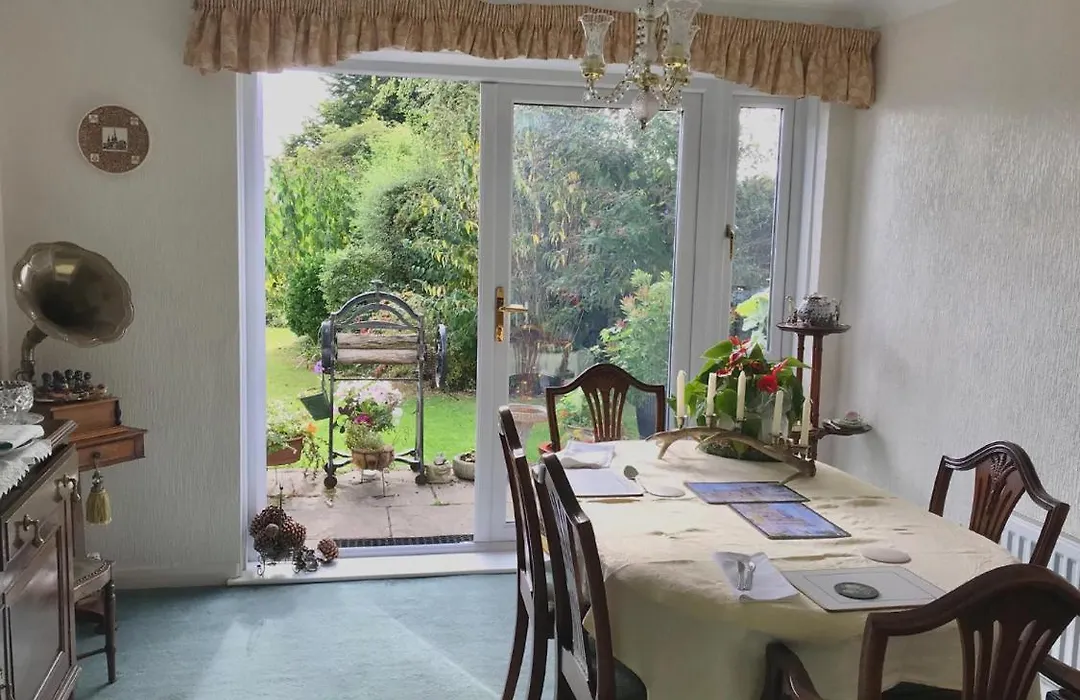 Holly House B&B-1