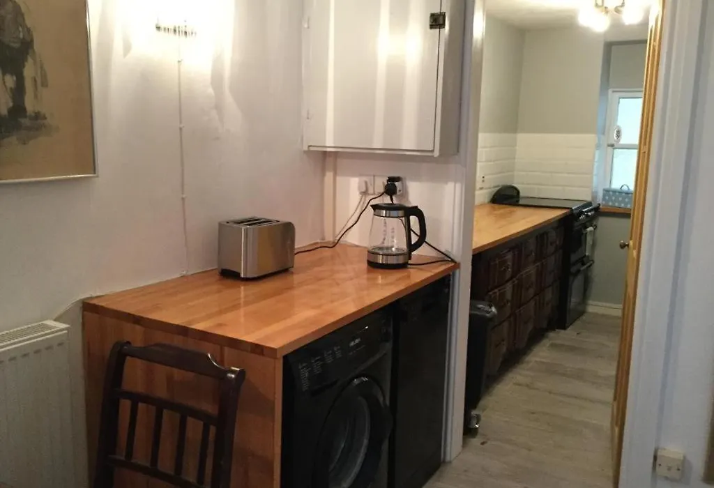 Garden Flat 1-1