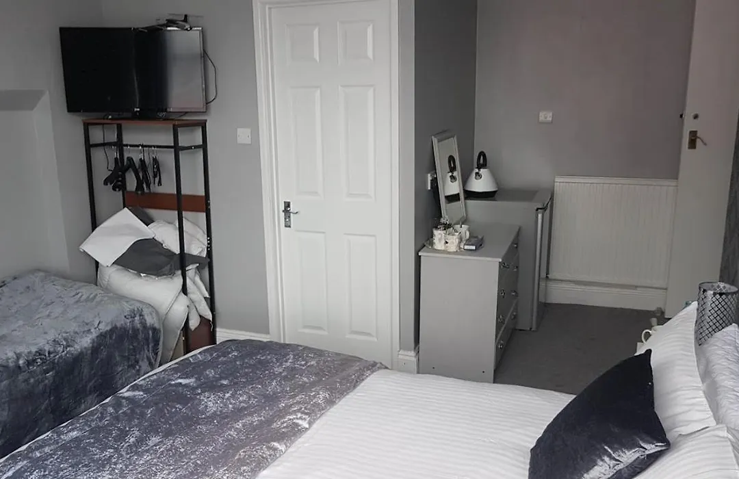 Brampton Guest House-1