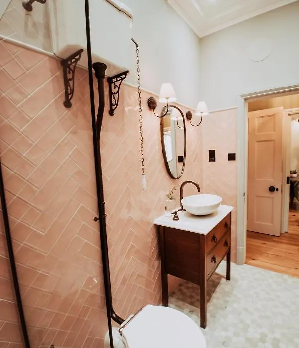 Ch1 Boutique Stays - Queen Suite-1