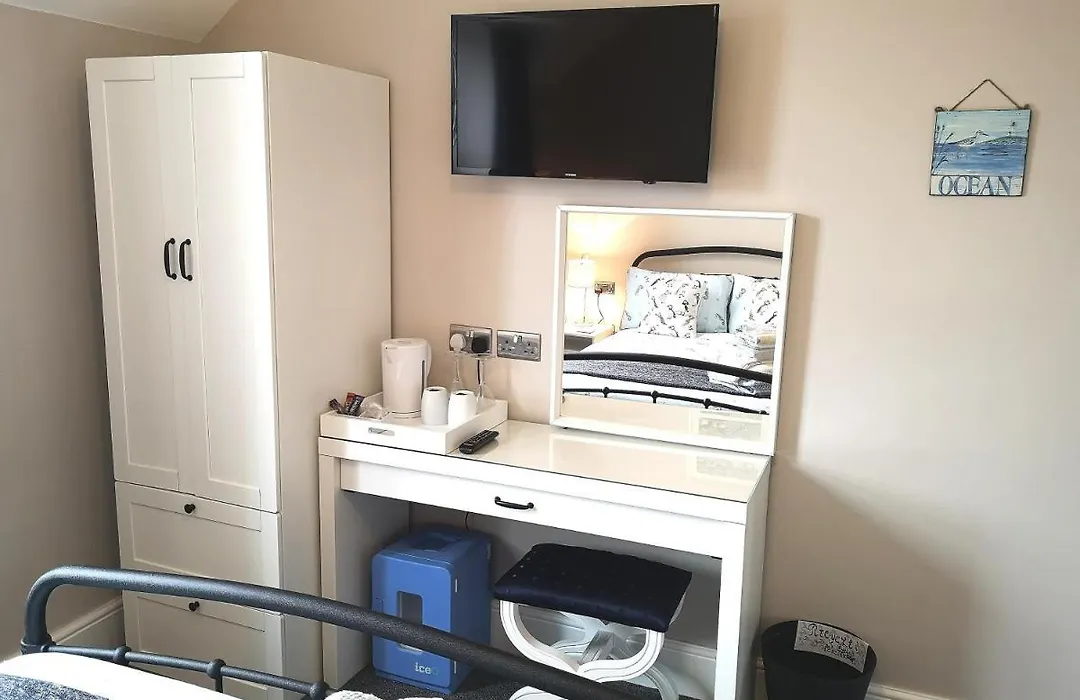 Ivy Bank Guest House, Tenby-1