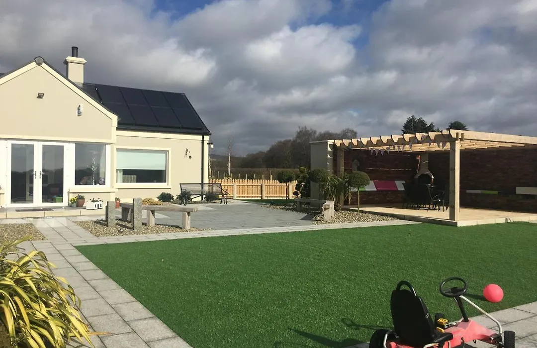 Arvalee Retreat With Outdoor Hottub-1