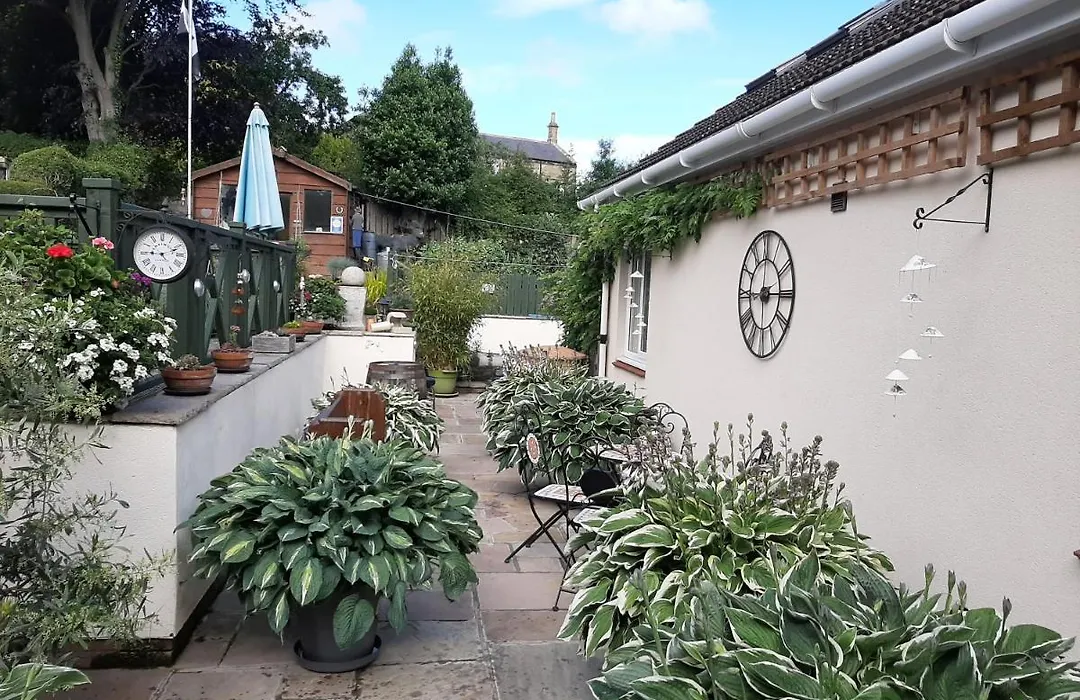 Holly Lodge-1