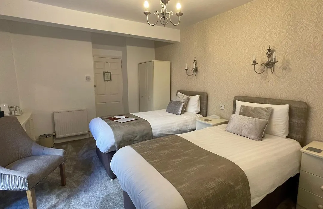 Lynton House-1