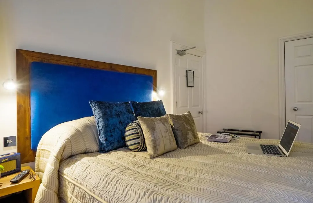 Berkeley Suites-1