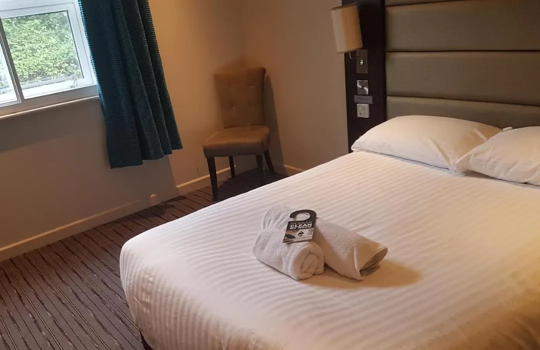 Redbridge Lodge-1