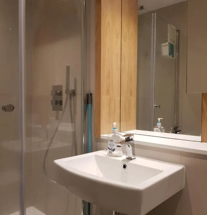 Lovely 1-Bedroom Rental Unit With Free Parking!-1