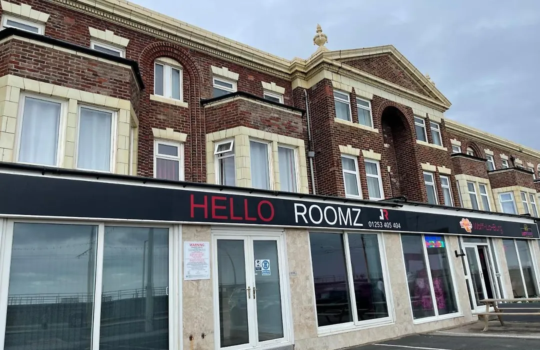 Hello Roomz-1