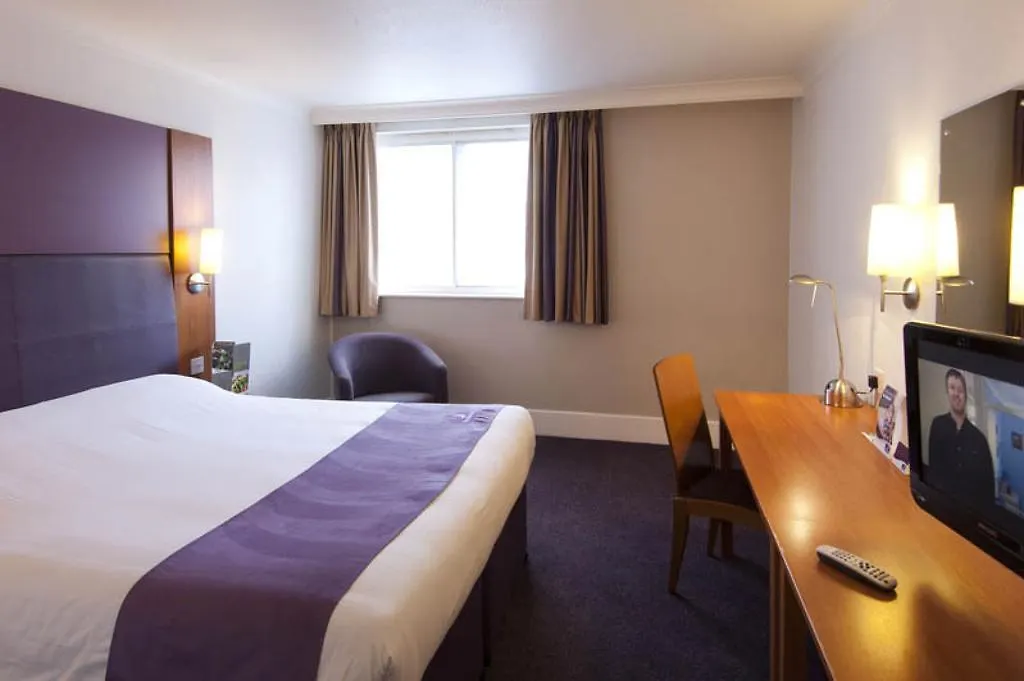Premier Inn Tonbridge-1