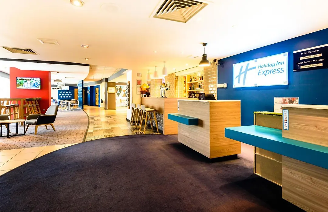 Holiday Inn Express Portsmouth Gunwharf Quays By Ihg-1