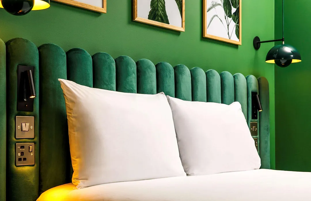 Ibis Styles London Seven Kings-1