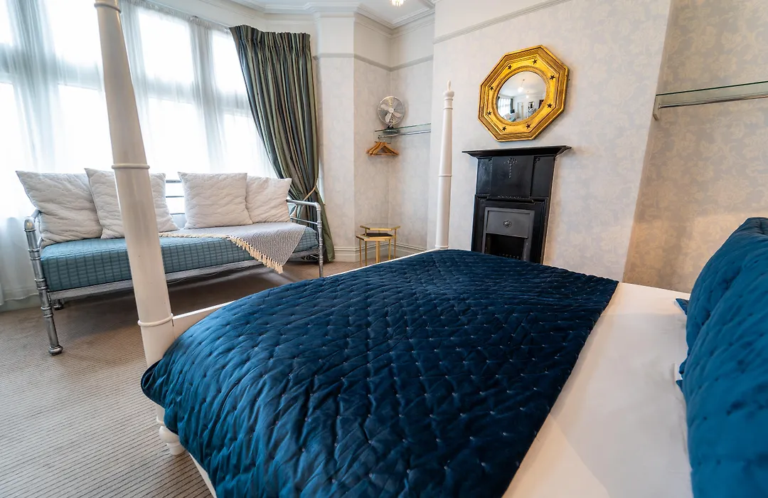 Brooks Guesthouse-1