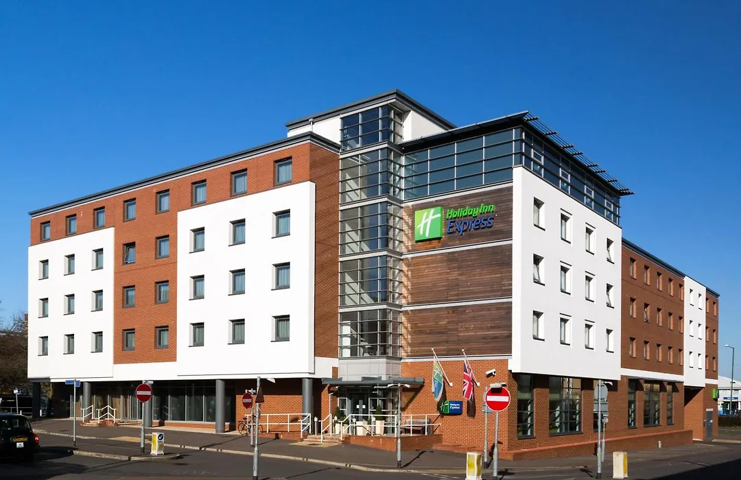 Holiday Inn Express Harlow By Ihg-1