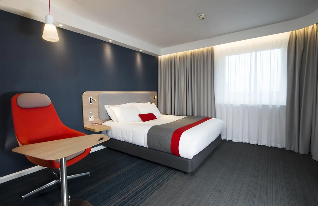 Holiday Inn Express Glasgow Airport By Ihg-1