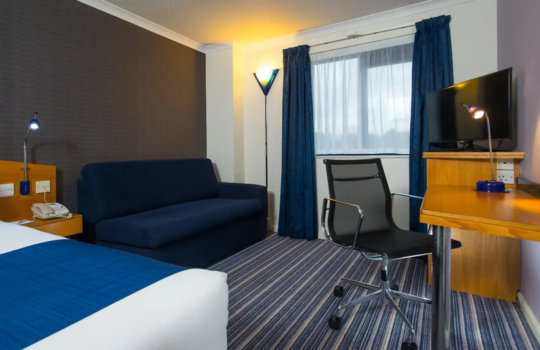 Holiday Inn Express Northampton - South By Ihg-1