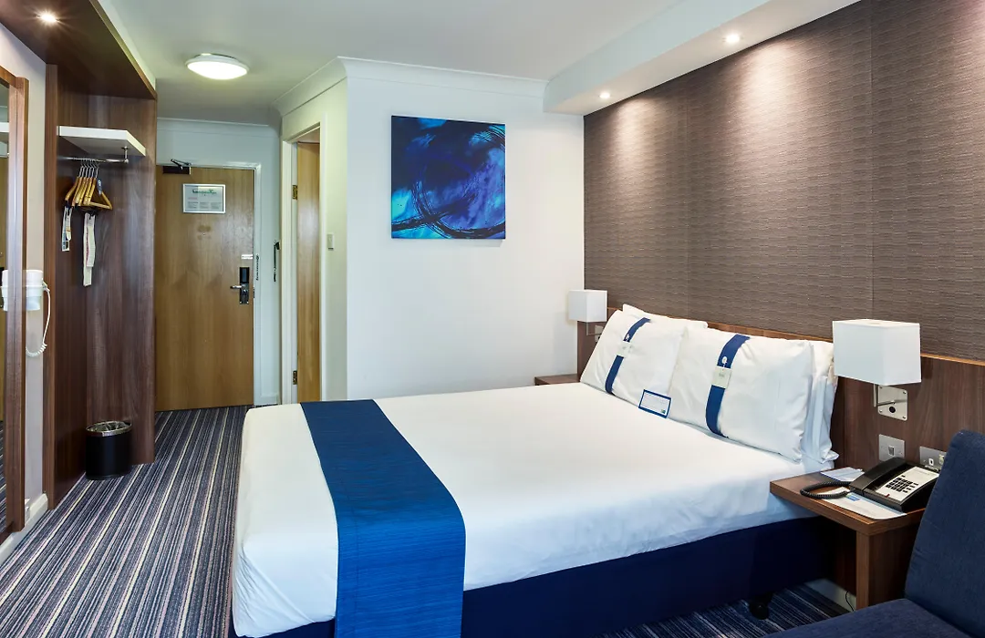 Holiday Inn Express Glenrothes By Ihg-1