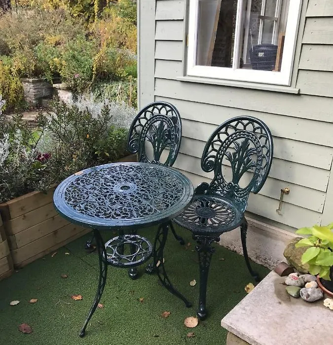 Crabapple Cottage B&B-1