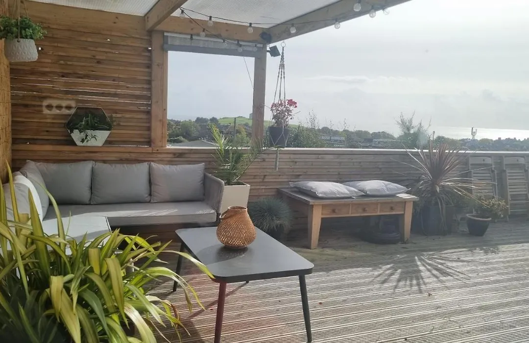 Bijou Annexe, Sea View, Private Entrance & Parking - Folkestone-1