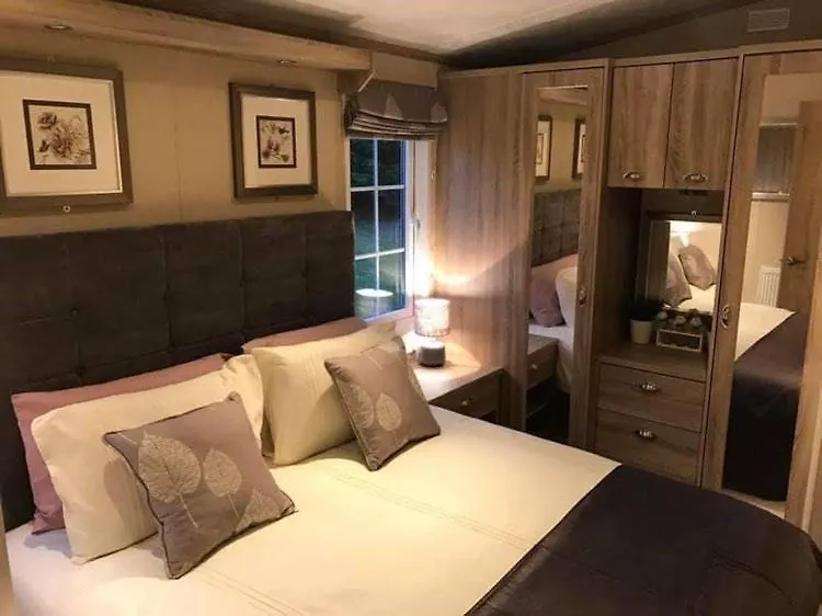 Lemon Tree Lodge-1