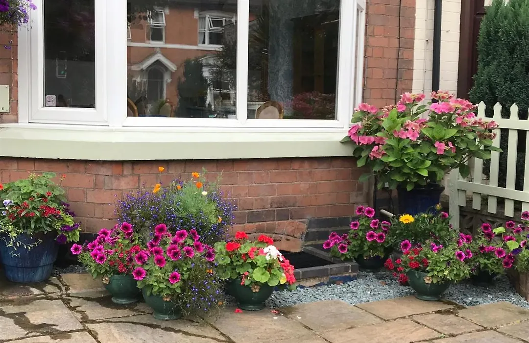 Broadlands Guest House-1