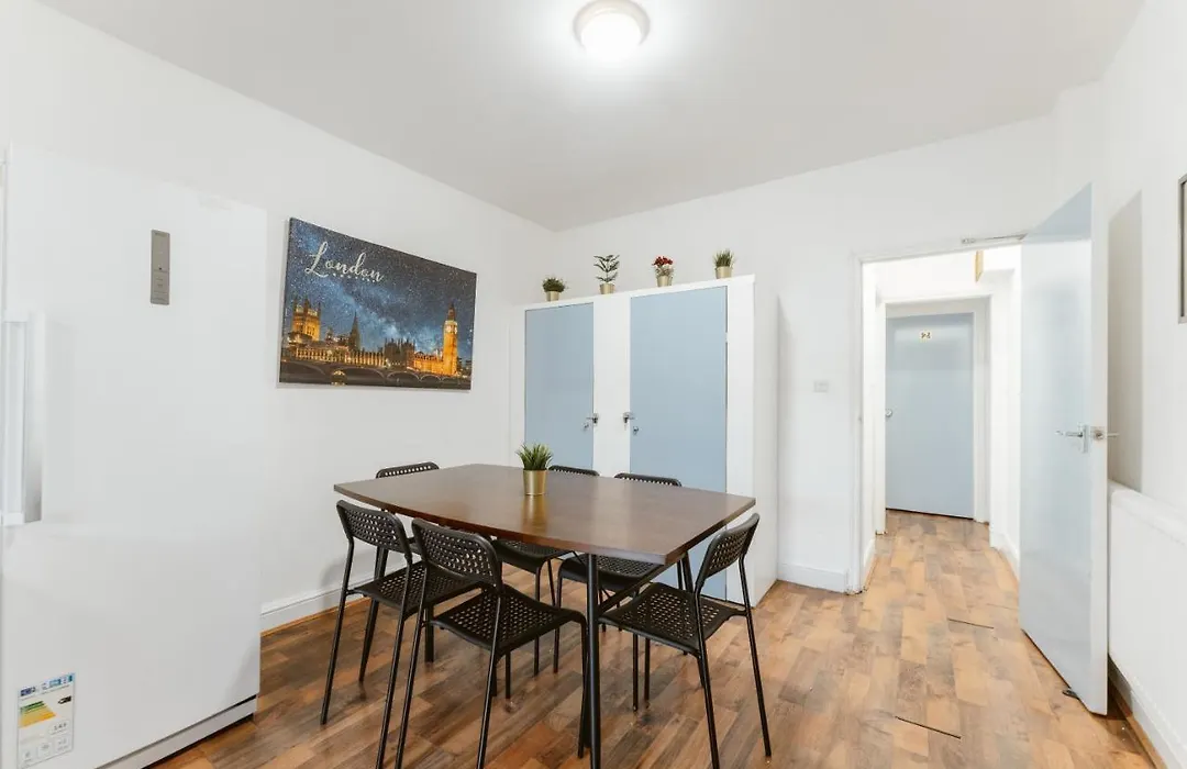 Upton Park Bedrooms 25 Min To Central London-1