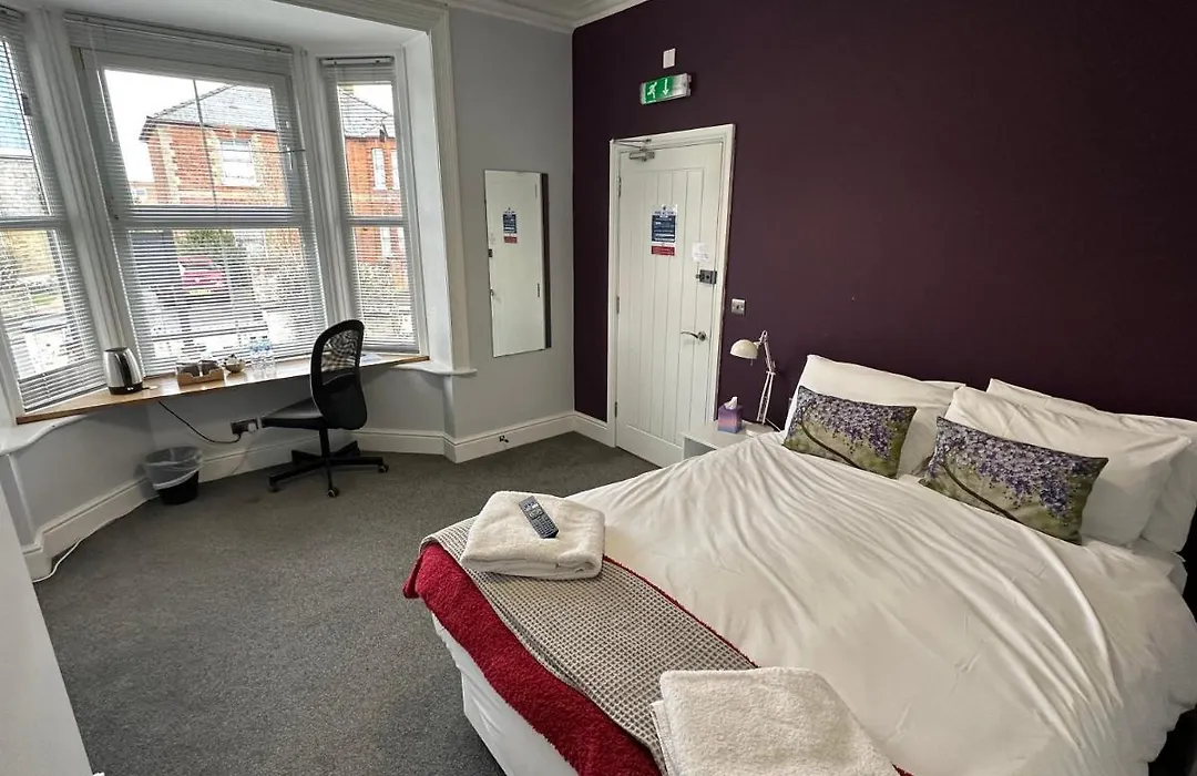 Arlan House, Central Basingstoke Hotel-1