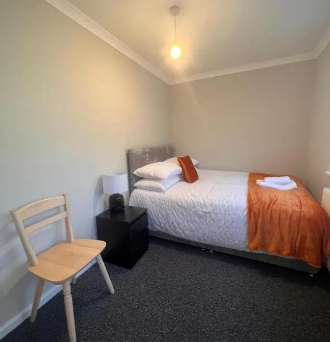 The Coral 66 Guest House Southampton-1