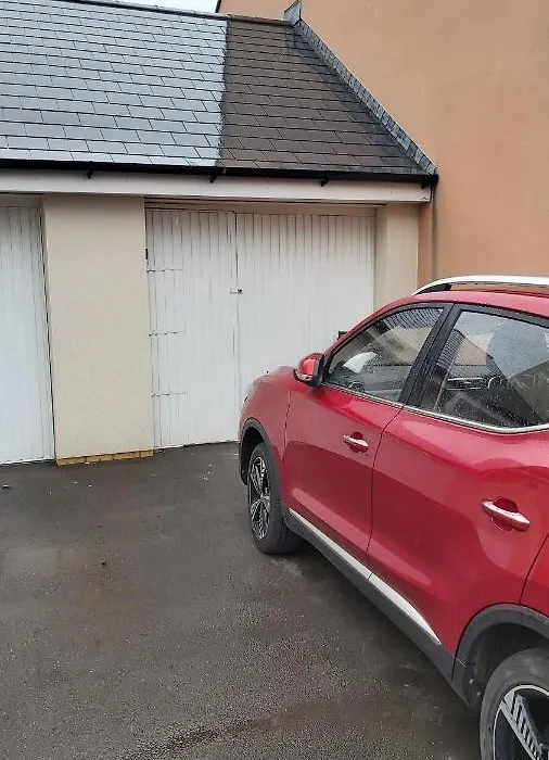 Double Bedroom In Converted Garage-No Shower,Bath Facility-1