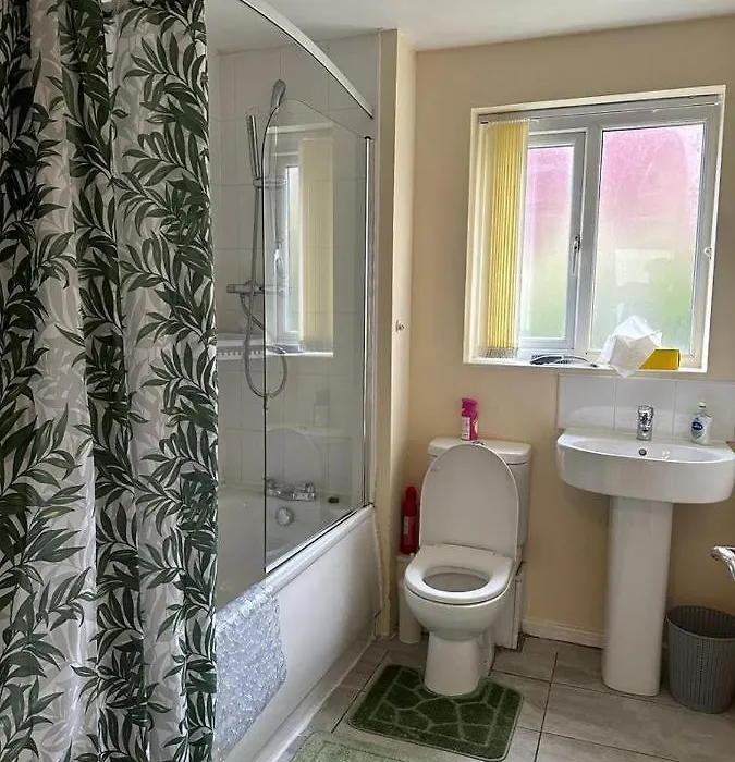 Rooms 7 Minutes From Etihad-1