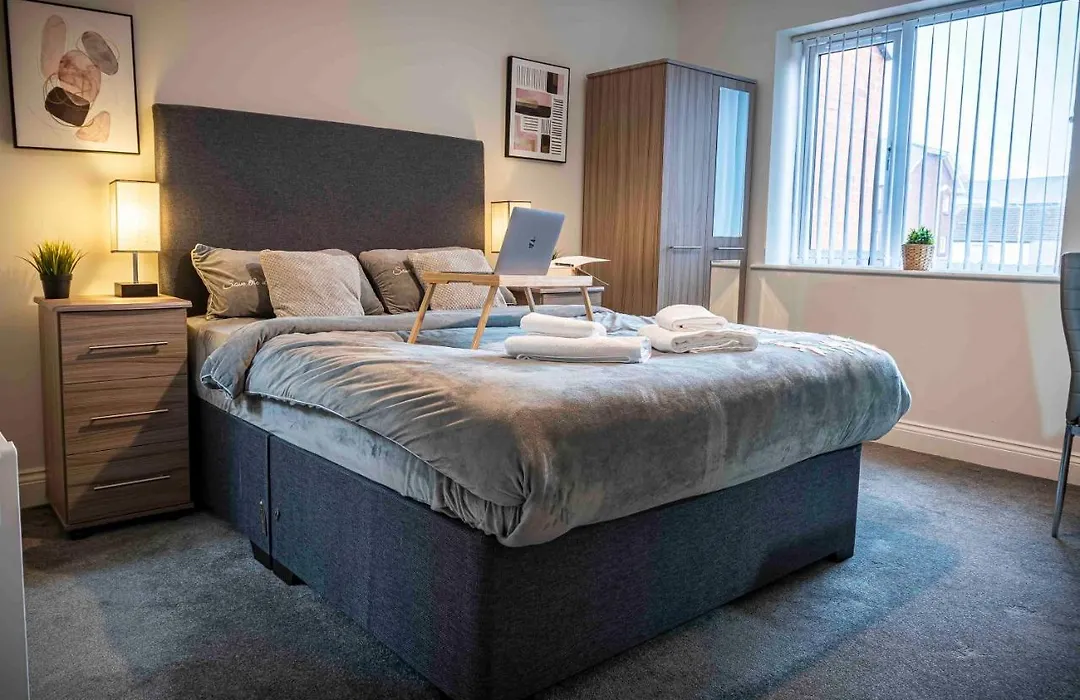 1 Bed House At Velvet Serviced Accommodation Swansea With Free Parking & Wifi - Sa1-1