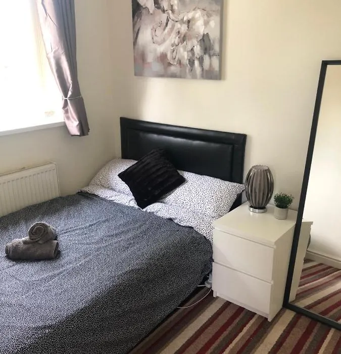 Cozy Small Double Room In Quiet Cul-De-Sac-1