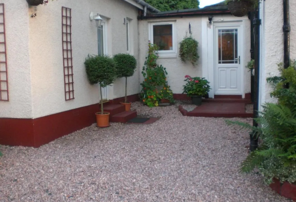 Pitreavie Guest House-1