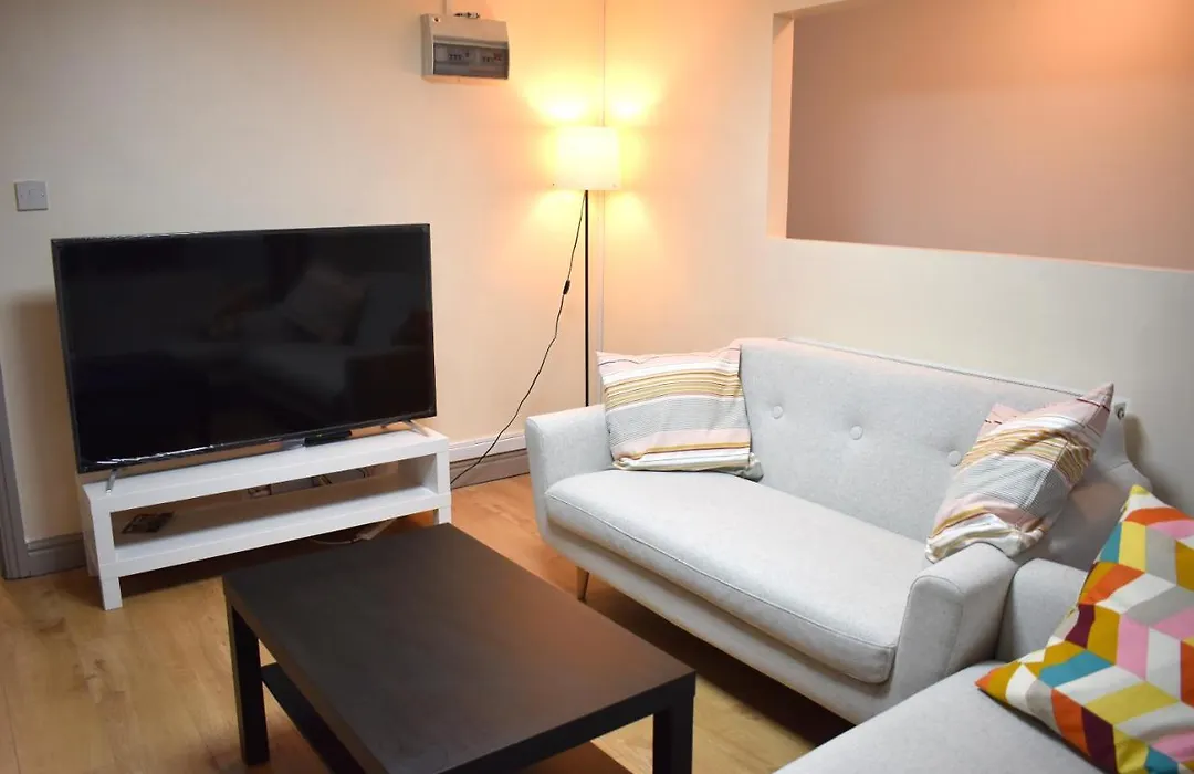 Double Bed Room In Flat Near Birmingham City Centre-1
