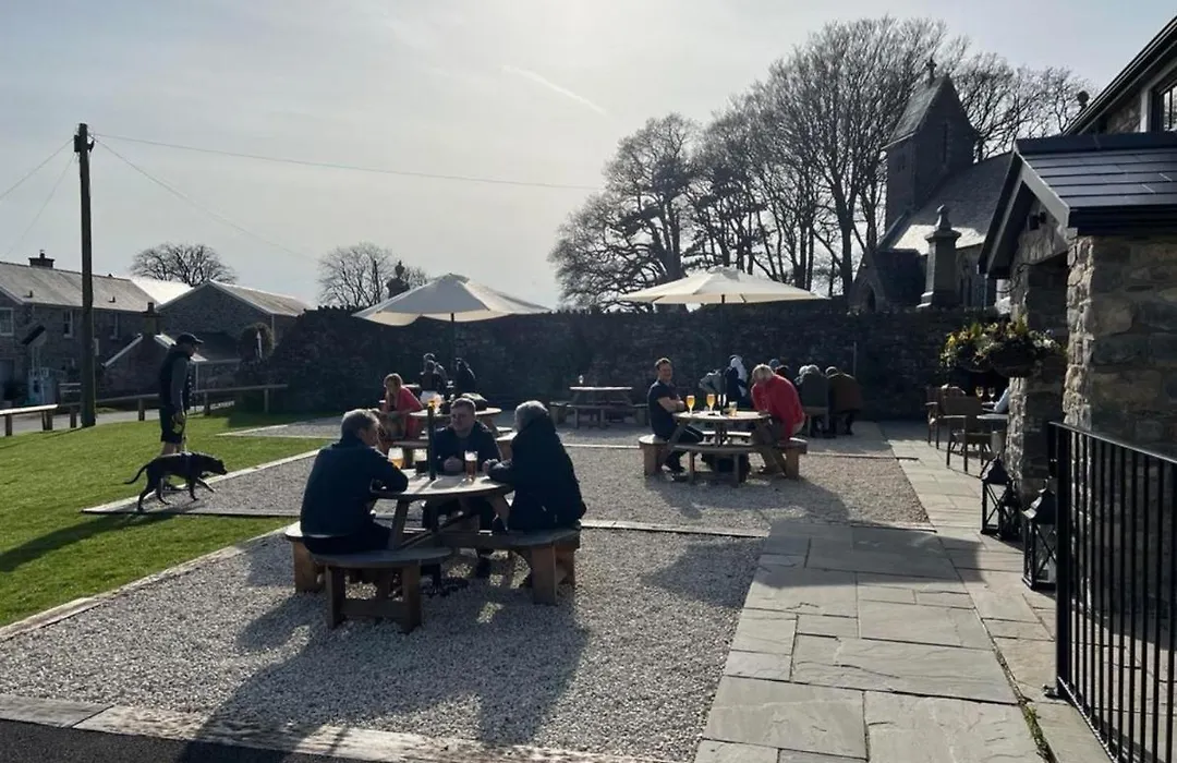 The White Lion Cowbridge-1