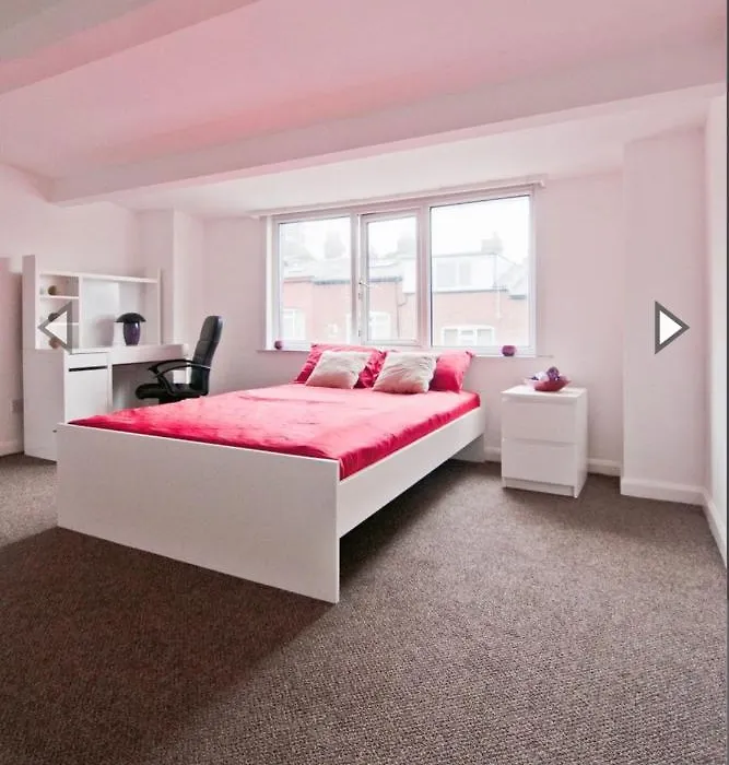 Budget Double Room Close To Leeds University And City Centre-1