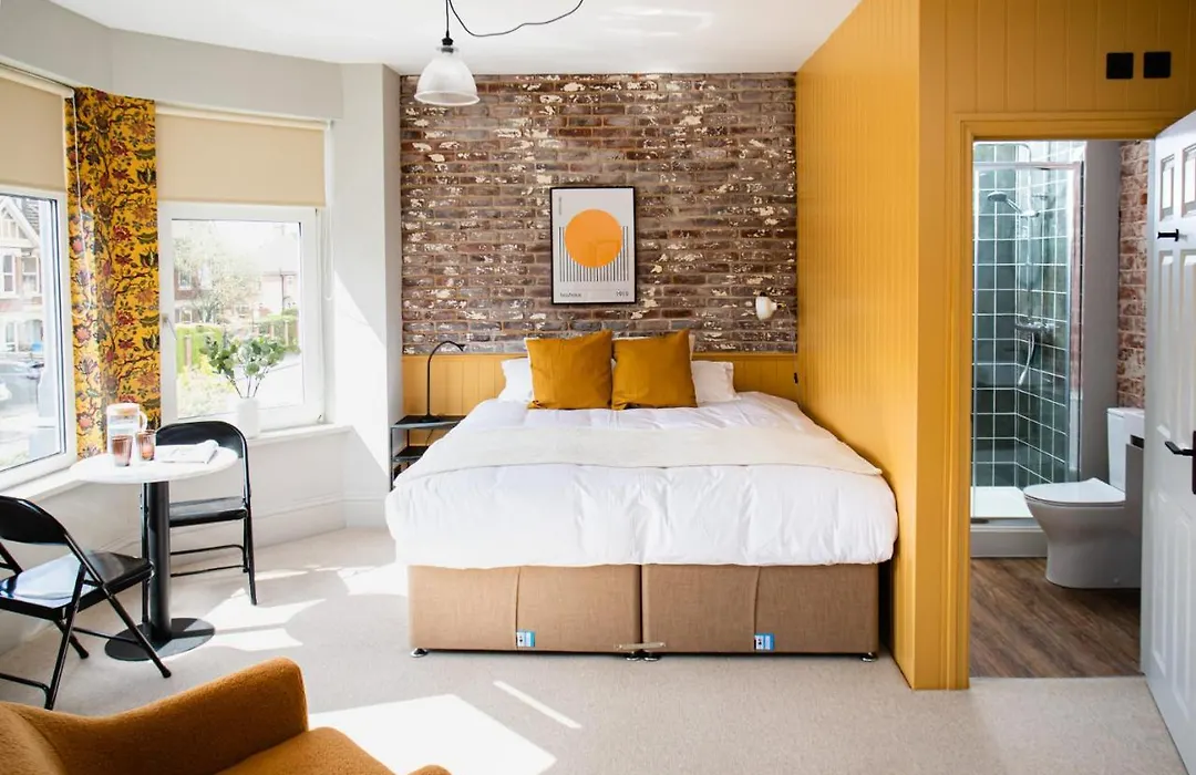 Settle In Southampton - Stylish Self Check-In Rooms & Suites-1