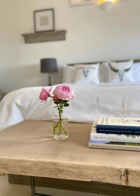 Luxury & Comfort In The Cotswolds-1