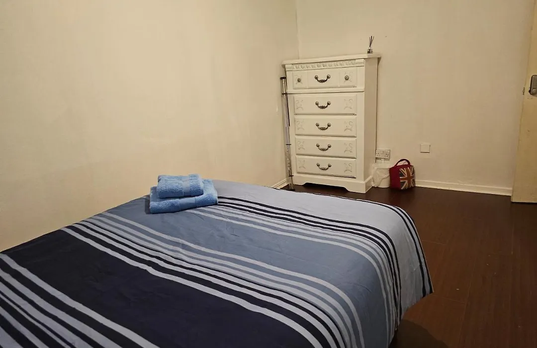 Axel Room 2-1