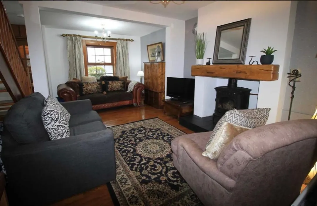 Anne'S Rose Cottage-1