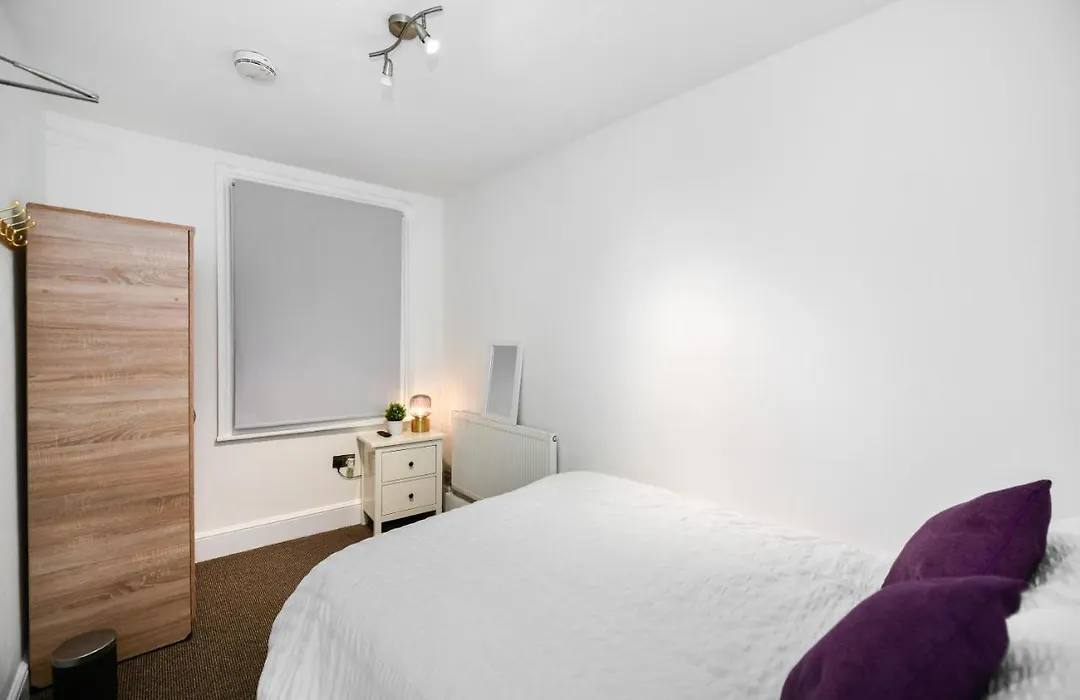 Comfortable Accommodation In Reading-1