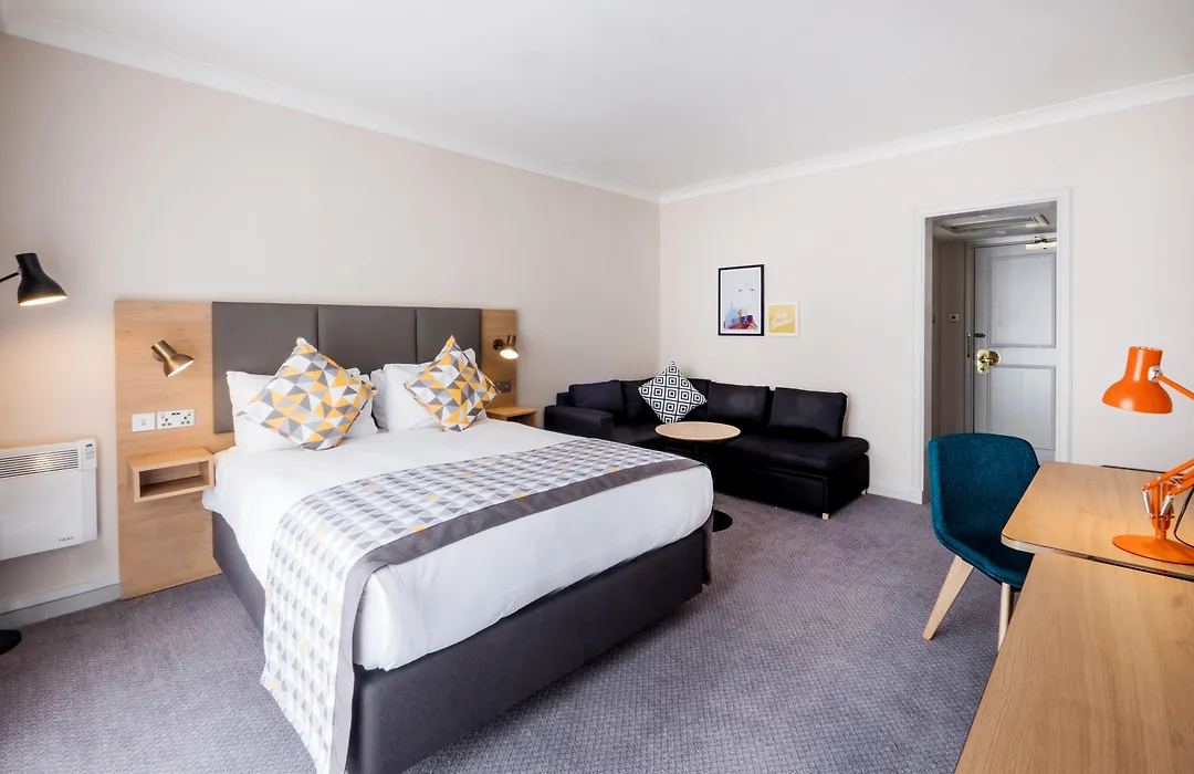 Holiday Inn Farnborough By Ihg-1
