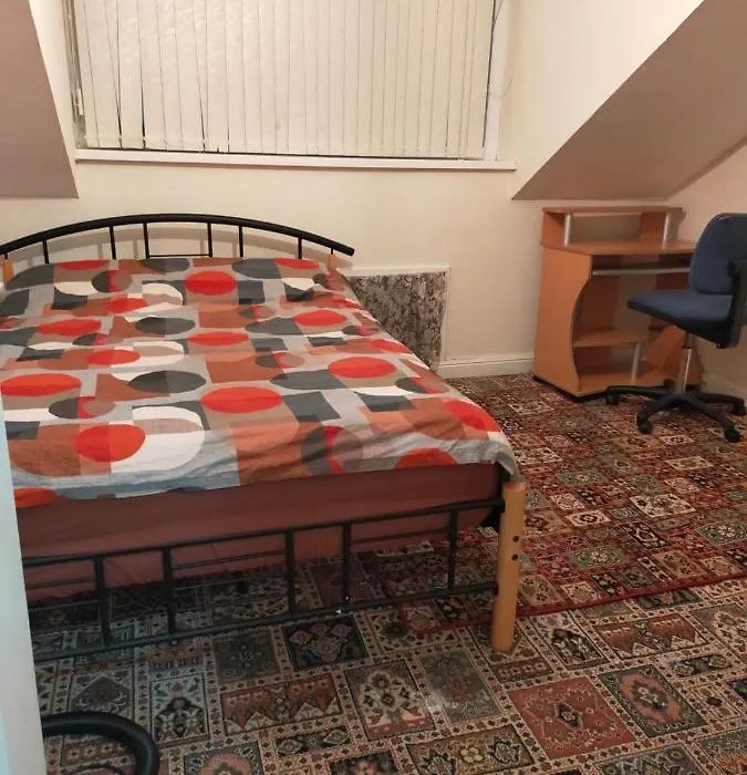 Paradise Apartment- Female Only-1