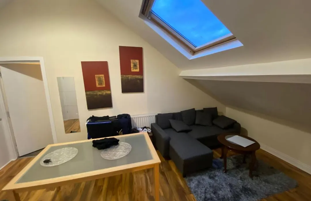 Lovely Room 5 Minute Walk From City Centre-1