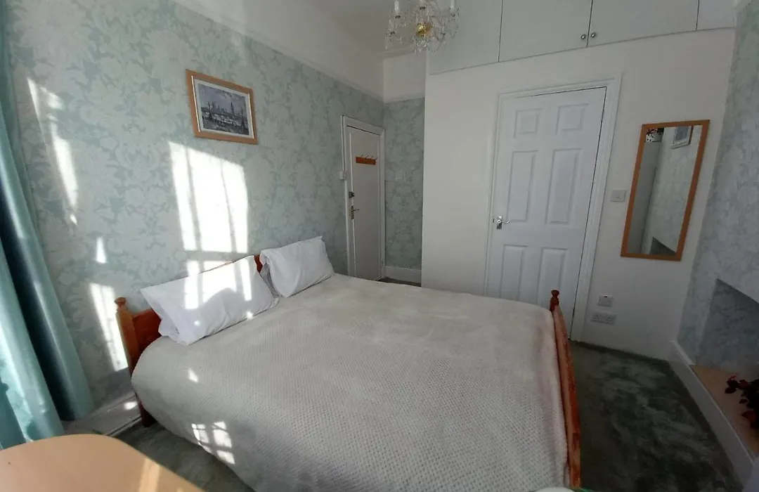 Mari London Holiday Room-1