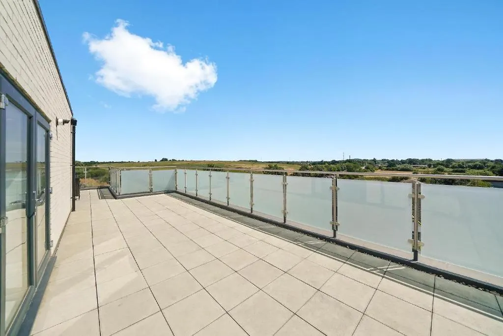 Heathrow Haven: Stylish Apartments In The Heart Of Slough-1