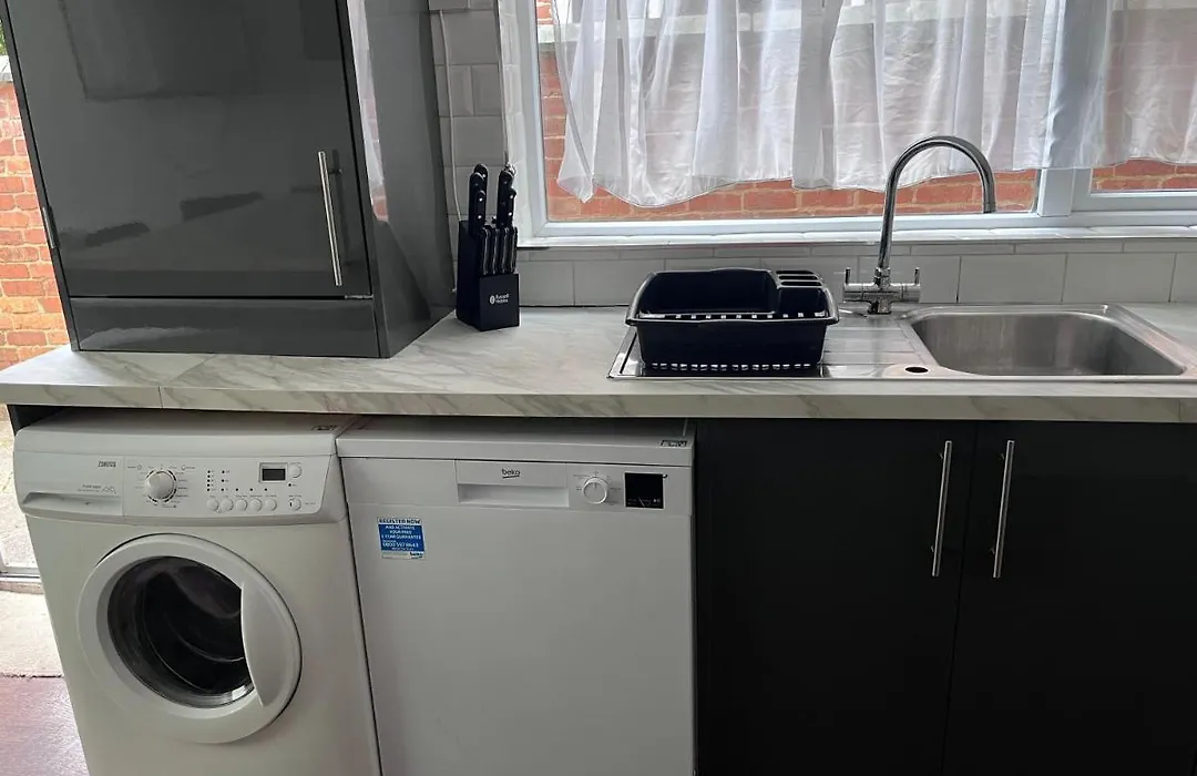 Trendy Town House - Room 1-1